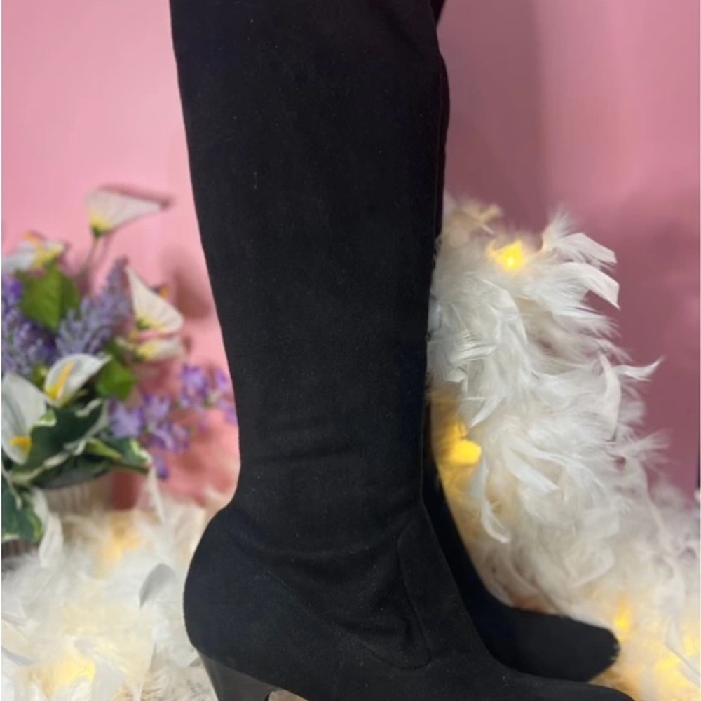 Elegant Black Suede Heeled Boots